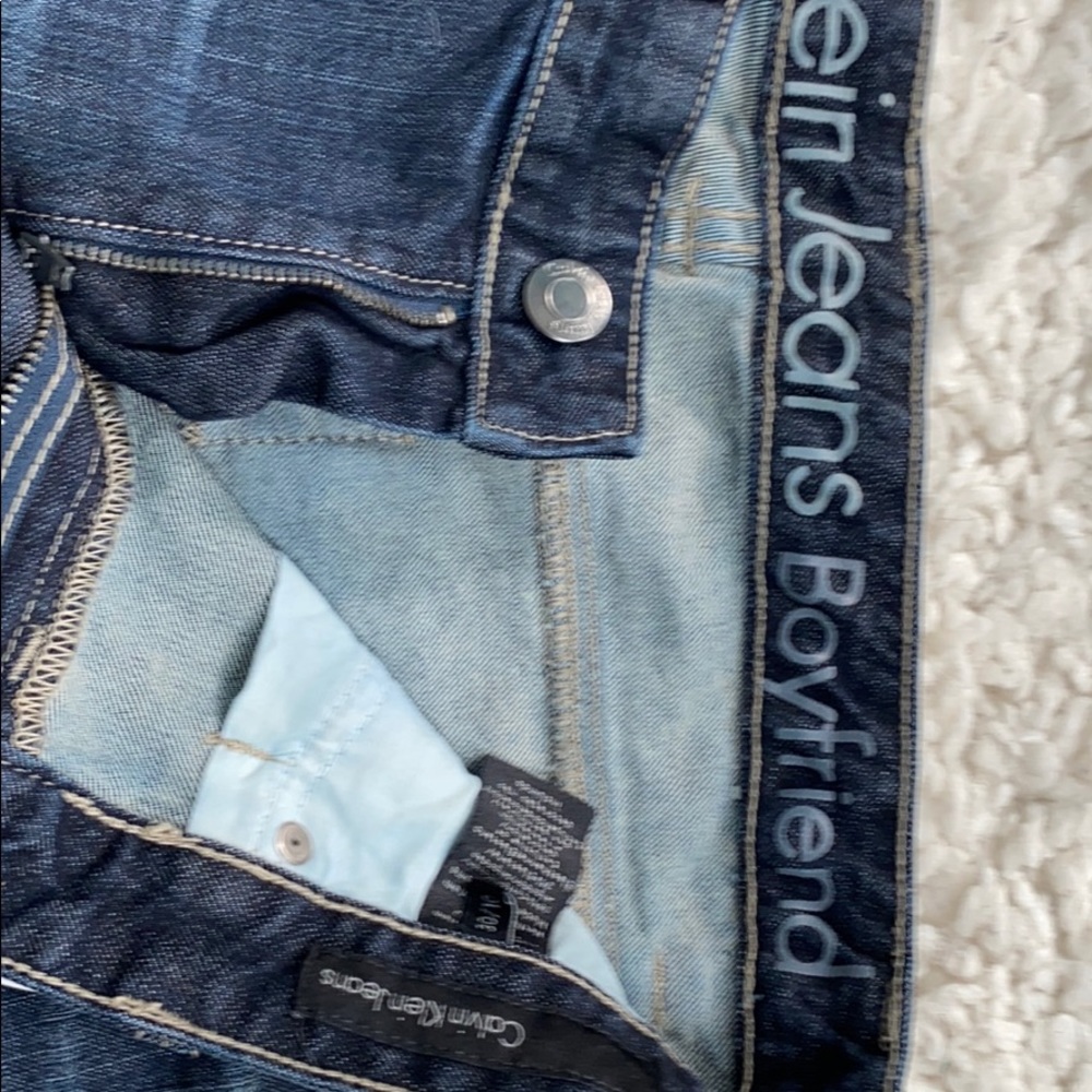 Calvin Klein long length short - Picture 3 of 8